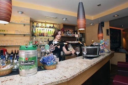 Crimea Wine Hotel Chiavenna Zewnętrze zdjęcie