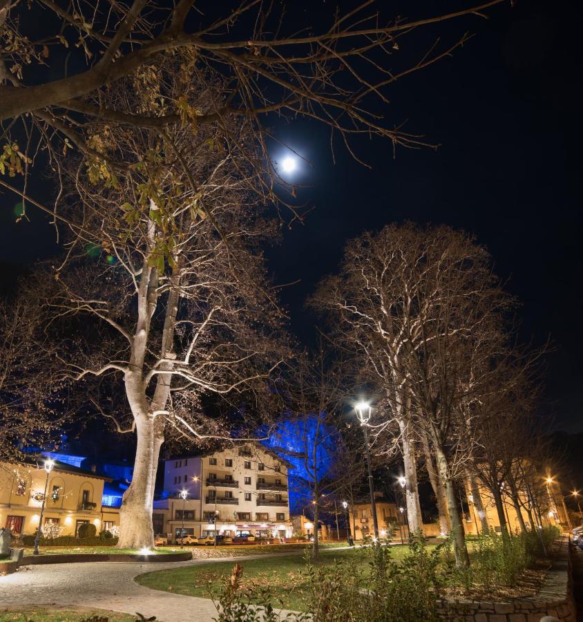 Crimea Wine Hotel Chiavenna Zewnętrze zdjęcie