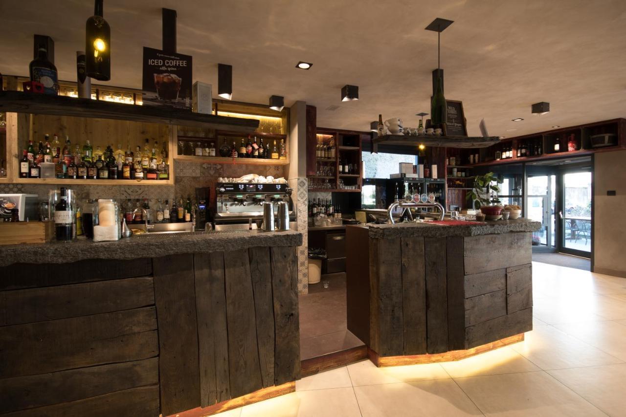 Crimea Wine Hotel Chiavenna Zewnętrze zdjęcie