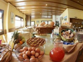 Crimea Wine Hotel Chiavenna Zewnętrze zdjęcie
